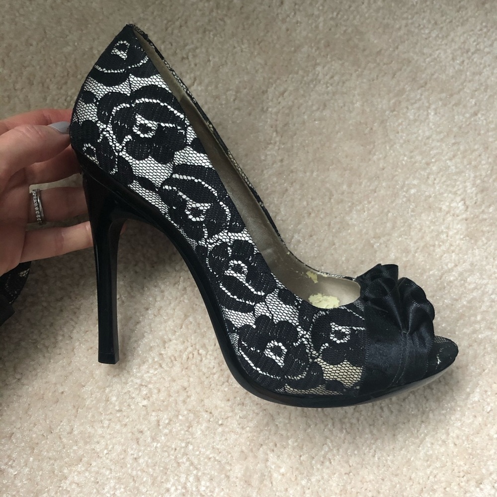 Black Lace Peep Toe Pump